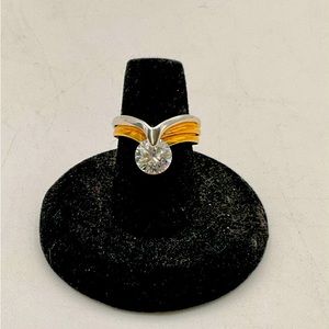 Two Tone V Shape Solitaire Zircon Ring